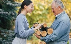 Về già, dù con cái có hiếu thuận đến đâu cũng nhất định phải giữ lại 3 thứ này