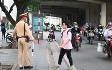 Từ 2026, người đi bộ thực hiện hành vi này sẽ bị phạt tiền