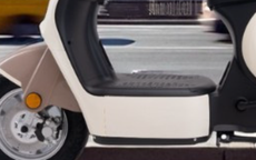 Xe máy điện giá 19,2 triệu đồng ở Việt Nam thiết kế đẹp mắt, động cơ tiết kiệm điện, trọng tải lớn, đi 90km/lần sạc, rẻ hơn Vision, chỉ như xe số Wave Alpha