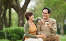 Thuê 4 người giúp việc trong nửa năm, vợ chồng tôi nhận ra lương hưu cao không mua được bình yên