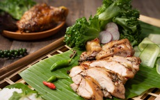 Giữ lửa bếp Gà Mỹ nướng lá chuối mắc khén – Hương vị của sum vầy