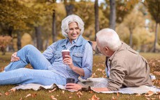 Bước vào tuổi trung niên, 3 hành động thực sự khiến bạn 'mất giá' nhất: Không phải là nghèo khó hay lôi thôi