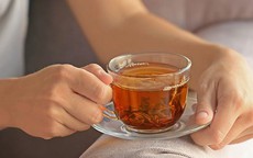 5 tác hại khi uống trà buổi sáng lúc bụng đói