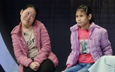 Trạm yêu thương: Hành trình phi thường của người mẹ khuyết tật nuôi hai con khiếm thị