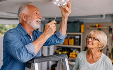 Về già: Dù giàu có đến đâu cũng tuyệt đối đừng làm 5 việc 'dại dột' này để giữ trọn tuổi già bình yên