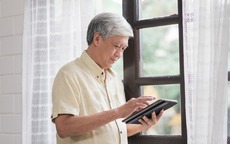 Lương hưu cao vẫn không 'vừa mắt' con rể, 1 năm sau tôi lặng lẽ xách vali về quê