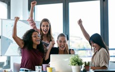 4 kiểu đồng nghiệp tưởng là thân thiết ai ngờ kéo bạn vào 'drama' lúc nào không hay