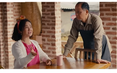 Bà Diện (NSƯT Nguyệt Hằng) hốt hoảng khi con gái 'tình địch' đưa nhóm người lạ tới xưởng tăm hương