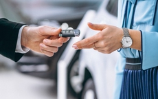 Sếp và bạn thân nhờ vả cùng 1 việc, người EQ cao xử lý khéo léo không làm mất lòng ai