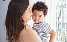 Đưa 4 người đi xét nghiệm ADN tìm cha cho con, cái kết ngoài dự đoán