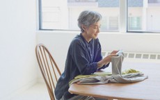 Không sống cùng con, tuổi già của tôi vẫn hạnh phúc nhờ làm tốt 4 điều