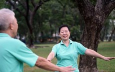 Ly hôn nhiều năm vẫn ổn, đến khi nghỉ hưu người phụ nữ mới thấy hối hận