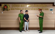 Yêu cầu đưa điện thoại để "thao tác giúp", nhân viên ngân hàng chiếm đoạt gần 2 tỷ đồng của khách