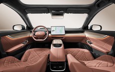 Sedan hạng D giá 420 triệu đồng đi 630km, sạc siêu tốc, trang bị sánh ngang Toyota Camry, chi trả ngang Toyota Vios