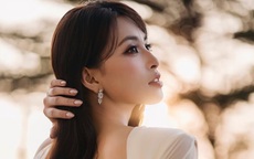 Tiểu Vy khoe 'lưng ong' quyến rũ, xứng danh 'mỹ nhân ngàn năm có một'