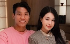 Vợ sắp cưới của cầu thủ Văn Thanh: Lớn hơn 3 tuổi, quê Ninh Bình, làm kinh doanh