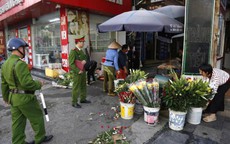 Hà Nội: Nhiều cán bộ công an phường bị xem xét trách nhiệm vì để xảy ra tình trạng lấn chiếm vỉa hè