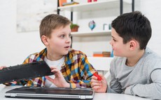 Đừng mắng khi con làm 3 điều này, đó là dấu hiệu trẻ đang ngày càng thông minh