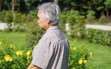 Tuổi già vẫn đi làm đưa con 27 triệu mỗi tháng, cụ bà nhận lại nỗi tủi thân khó nói