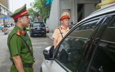 Tin sáng 23/4: CSGT Hà Nội sử dụng thiết bị đặc biệt để xử lý vi phạm giao thông; Đi làm ngày Giỗ Tổ Hùng Vương có thể được nhận gần 500% lương