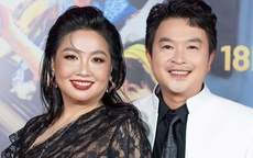 Vợ chồng Lê Khánh gây chú ý dịp 30/4