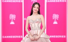 Jisoo (BLACKPINK) gây chú ý