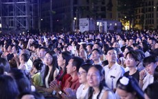Mãn nhãn đêm nghệ thuật "Sầm Sơn - Khát vọng rực rỡ" tại Quảng trường biển