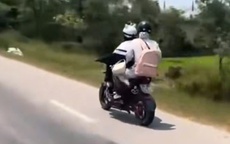 Hà Tĩnh: Xử lý nữ sinh 'biểu diễn' xe điện trên đường
