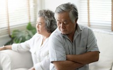 Sống gần hết đời vẫn ly hôn: Chồng 93 tuổi nói thẳng lý do gây sốc