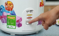 Cảnh báo đặc biệt tới các gia đình đang nấu cơm bằng nồi cơm điện: Thói quen 'giữ ấm cả ngày' tiềm ẩn rủi ro lớn