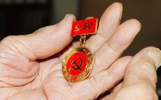 Mức thưởng huy hiệu Đảng lên tới gần 38 triệu đồng theo hệ số lương mới