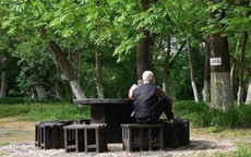 Nghe lời vợ, tôi quyết định 1 điều giúp tránh được cảnh tuổi già phụ thuộc con