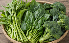 7 loại rau "ngậm" nhiều thuốc trừ sâu nhất chợ, toàn món quen thuộc của người Việt