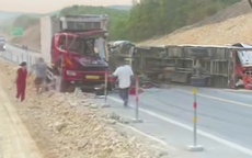 Tai nạn giao thông nghiêm trọng trên cao tốc Cam Lộ - La Sơn, 2 người tử vong