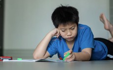 Đừng chủ quan: Những thứ quen thuộc này đang khiến trẻ giảm IQ từng ngày