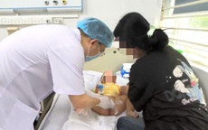 Bé trai bất ngờ phát hiện ung thư hiếm gặp: Trẻ có dấu hiệu này, phụ huynh tuyệt đối không chủ quan
