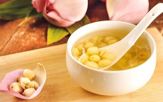 Đánh bay nắng nóng với các món chè hạt sen thanh mát, ngọt dịu tại nhà