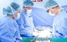 Bí tiểu, bụng căng cứng, người phụ nữ phát hiện cùng lúc 3 khối u xơ tử cung