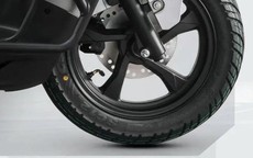 Xe ga 125cc giá 35 triệu đồng thiết kế sắc nét, trang bị sánh ngang SH Mode, có cả ABS, rẻ như Vision hấp dẫn chị em