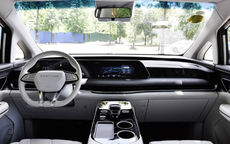 MPV 7 chỗ giá 697 triệu đồng đẹp sang trọng, trang bị đẳng cấp sánh ngang Toyota Alphard, công nghệ hybrid, dài 5,2 mét, rẻ như Xpander Cross