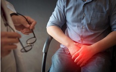 Khám vì bí tiểu, người đàn ông 63 tuổi bất ngờ phát hiện ung thư tuyến tiền liệt, khối u phình to gấp 5 lần