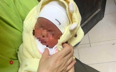 Xót xa bé gái sơ sinh bị bỏ rơi ở khu vực nhà văn hóa trong đêm
