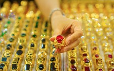 Giá vàng hôm nay khiến nhà đầu tư sốc nặng
