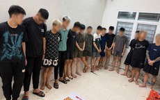 Hà Nội: Bắt giữ 10 đối tượng mang hung khí, rượt đuổi nhau, gây rối trật tự công cộng lúc rạng sáng