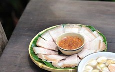 Ăn lại bát nước mắm thừa sau bữa cơm: Thói quen nhiều gia đình Việt duy trì nhưng có thể tiềm ẩn rủi ro sức khỏe