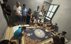 Bắc Ninh: Bắt quả tang 21 đối tượng đánh bạc trong 'boongke'