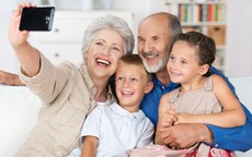 Về già, con cháu thích ở gần thường vì ông bà có đủ 4 điều này, không chỉ vì tình thân