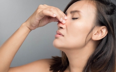 Tưởng viêm họng thông thường, người đàn ông 50 tuổi đi khám bất ngờ phát hiện ung thư xoang di căn