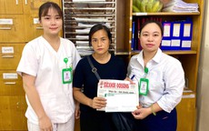 Hai nạn nhân tai nạn giao thông nhận hơn 34,8 triệu đồng từ bạn đọc Báo Sức khỏe và Đời sống