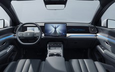 Sánh ngang Honda CR-V, SUV giá chỉ 397 triệu đồng nội thất hiện đại, màn hình 15,6 inch dạng nổi, động cơ plug-in hybrid chỉ 3,2 lít/100km